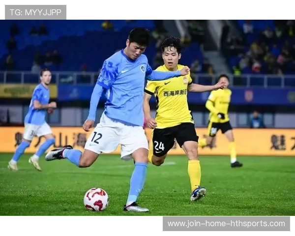 深圳新鹏城前场逼抢多次夺回球权